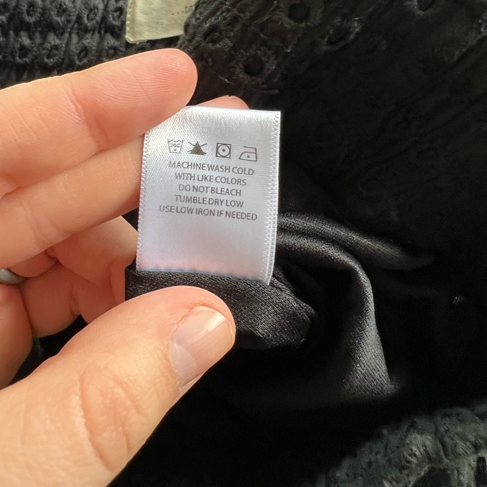 Tgla Francescas Black Button-Down Eyelet Tiered Mid Skirt Size Medium NWOT - Picture 2 of 9